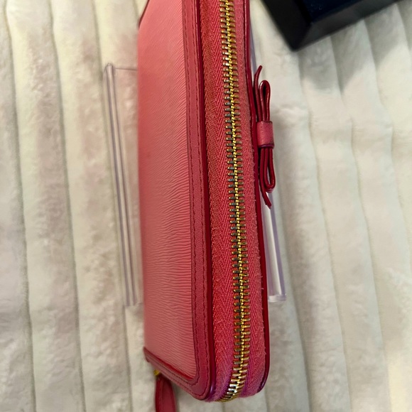 Authentic Pink PRADA Long zippy wallet - Picture 6 of 6